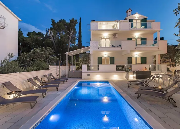 Apartments Marina