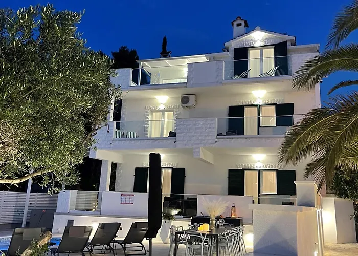 Apartments Marina